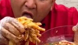 飞哥爆料无骨鸡爪视频播放,无骨鸡爪制作过程，视频播放引热议